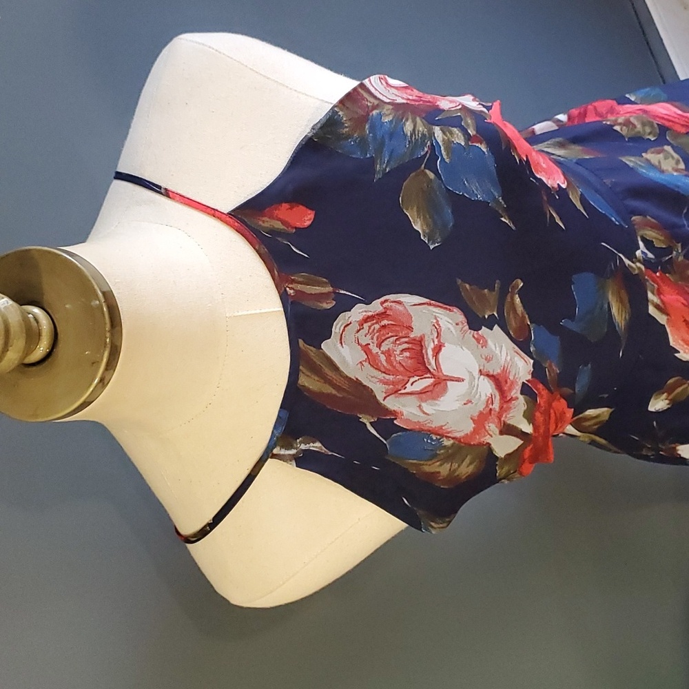 HP💕💕Lulu's  adventure seekers blue red floral maxi dress size M - Picture 8 of 14